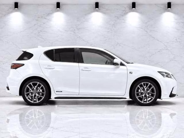 LEXUS CT200H