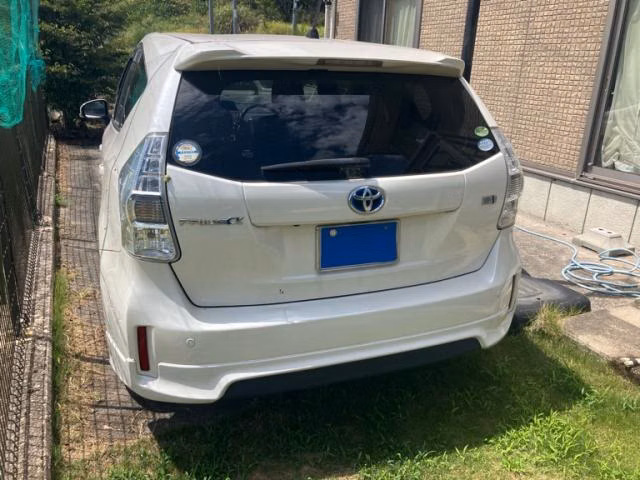 TOYOTA PRIUS ALPHA
