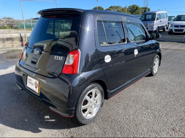 DAIHATSU ESSE
