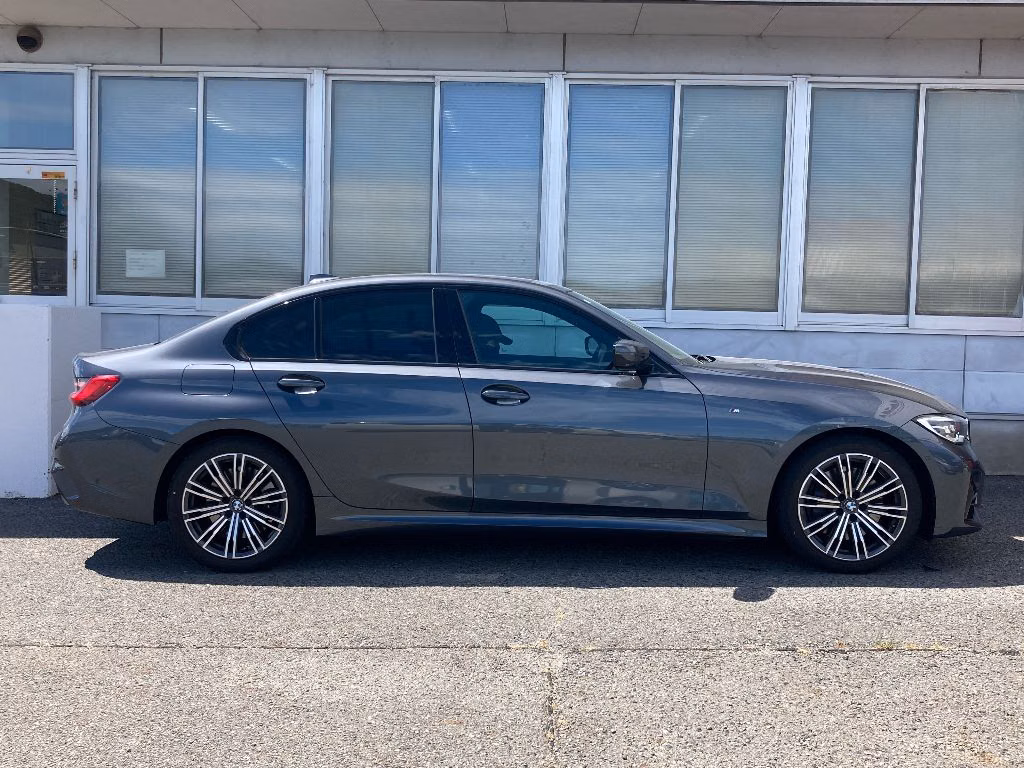 BMW 3-SERIES