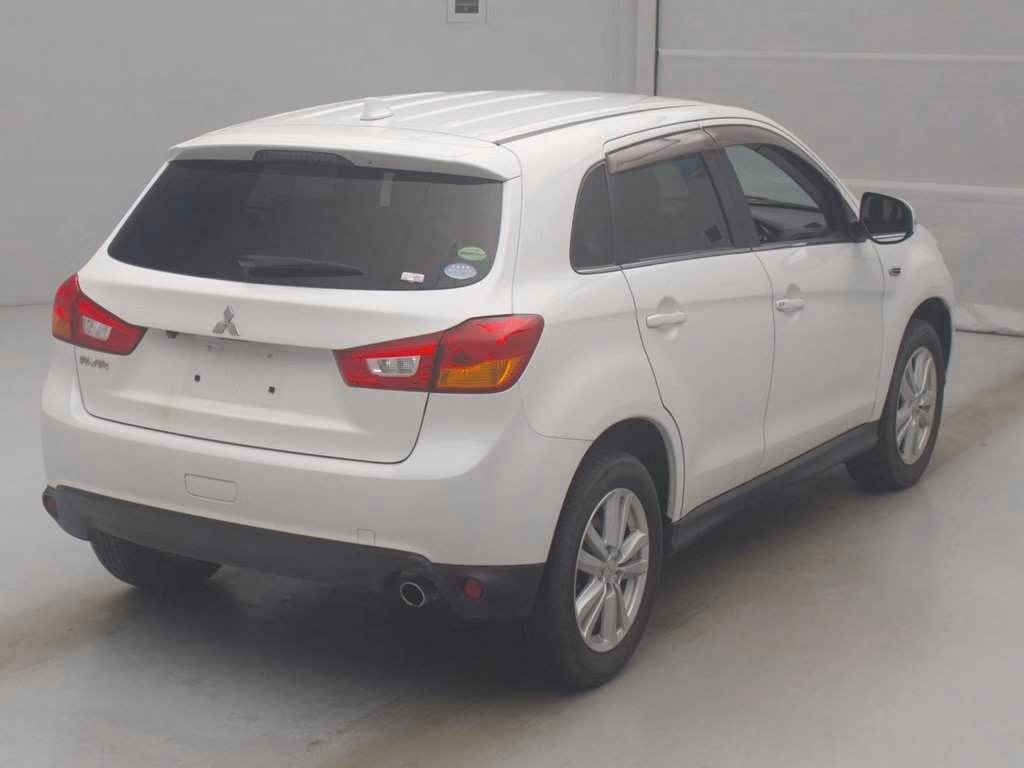 MITSUBISHI RVR