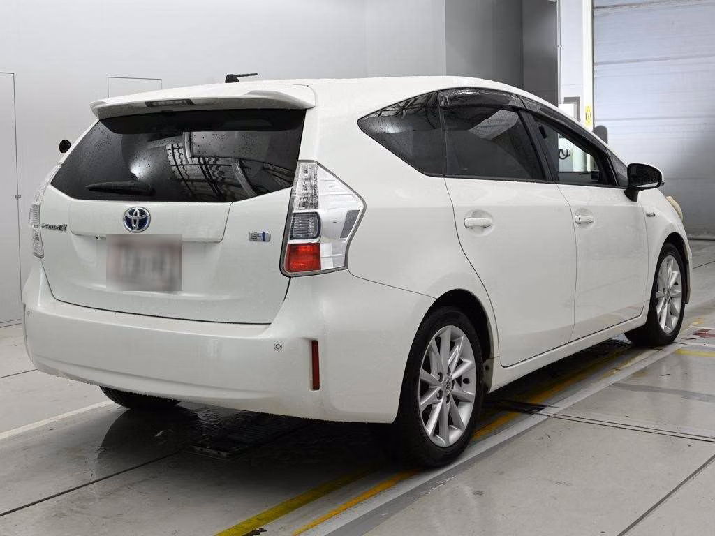 TOYOTA PRIUS ALPHA