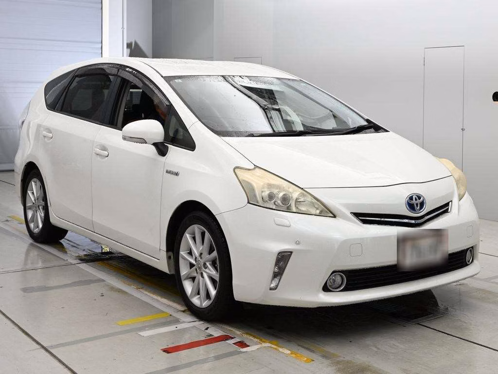 TOYOTA PRIUS ALPHA