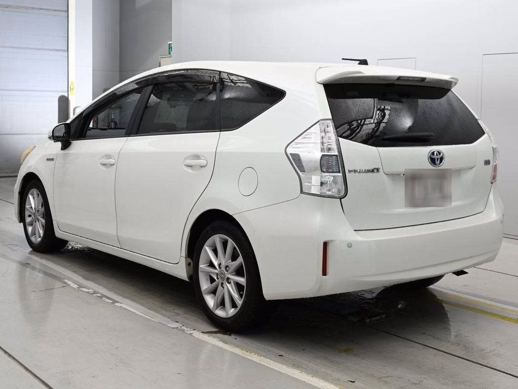 TOYOTA PRIUS ALPHA