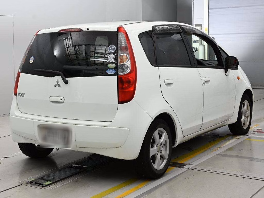 MITSUBISHI COLT