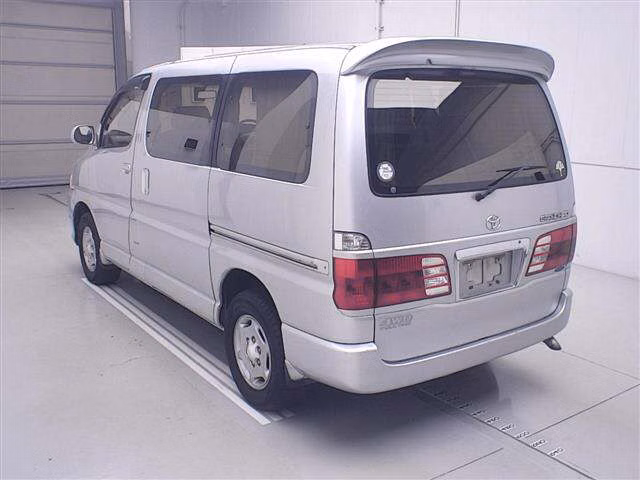 TOYOTA GRAND HIACE