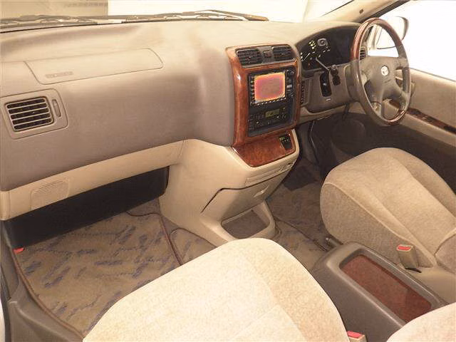 TOYOTA GRAND HIACE