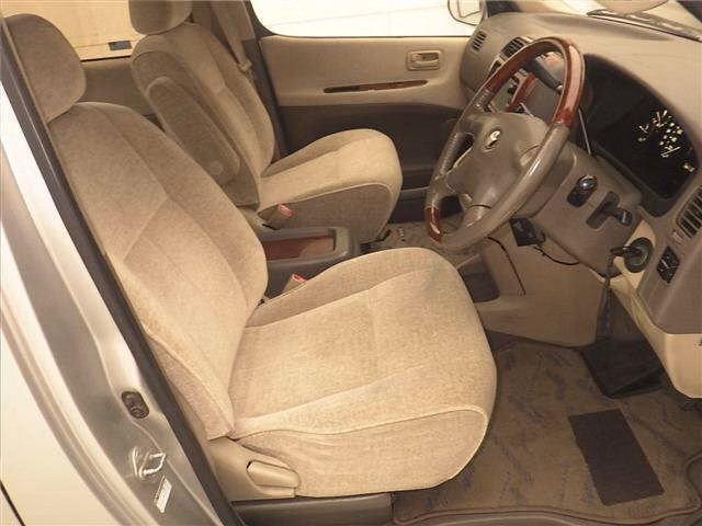 TOYOTA GRAND HIACE