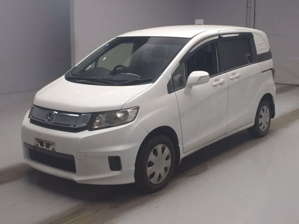 HONDA FREED SPIKE