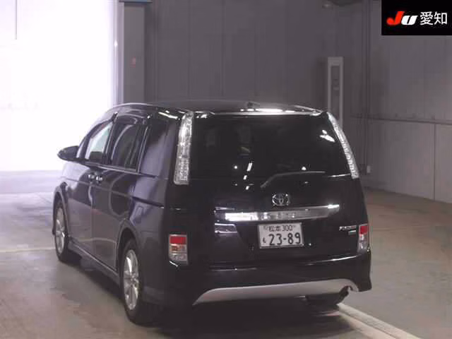TOYOTA ISIS