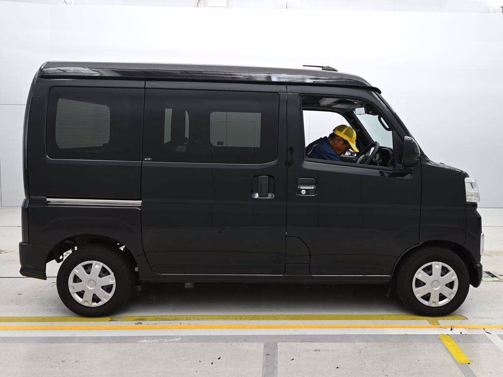 TOYOTA PIXIS VAN