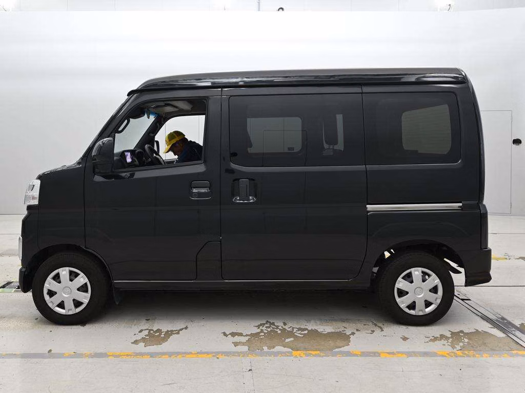 TOYOTA PIXIS VAN