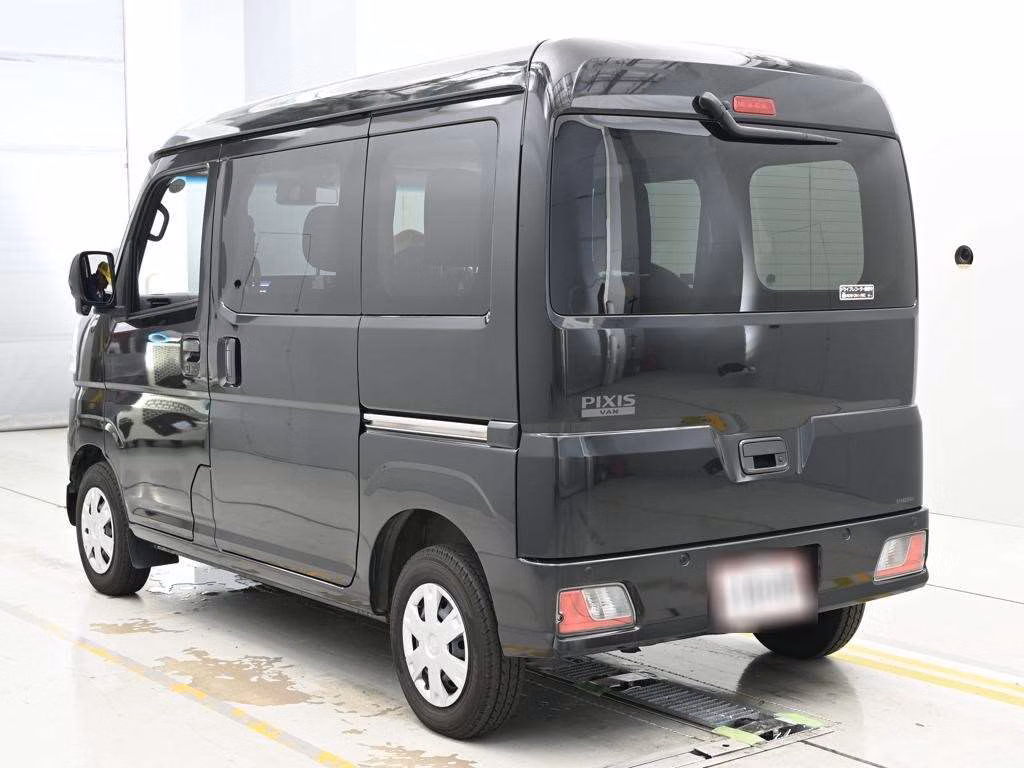 TOYOTA PIXIS VAN
