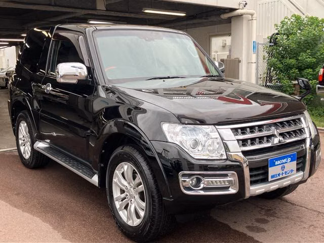 MITSUBISHI PAJERO