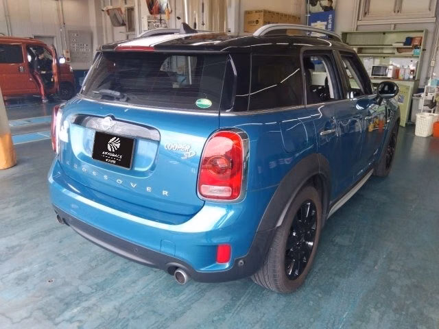 MINI CROSSOVER