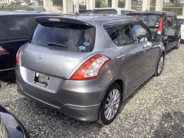 SUZUKI SWIFT