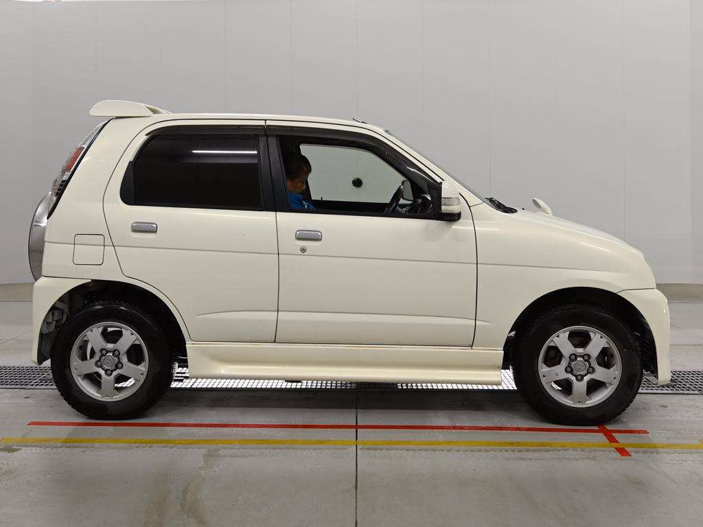 DAIHATSU TERIOS KID
