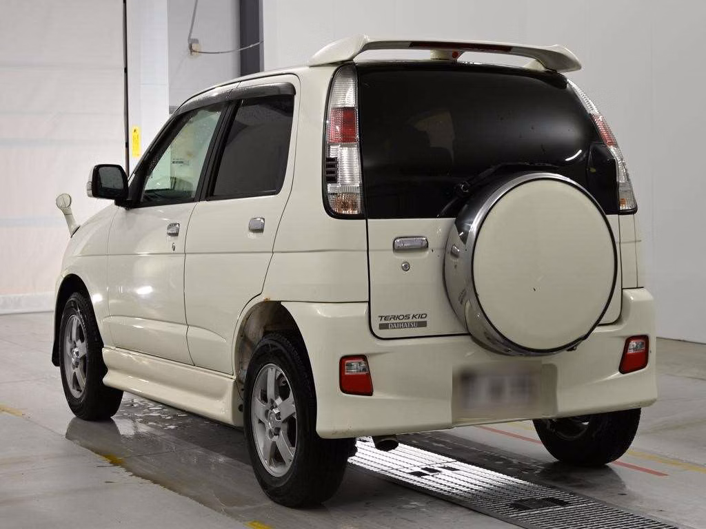 DAIHATSU TERIOS KID