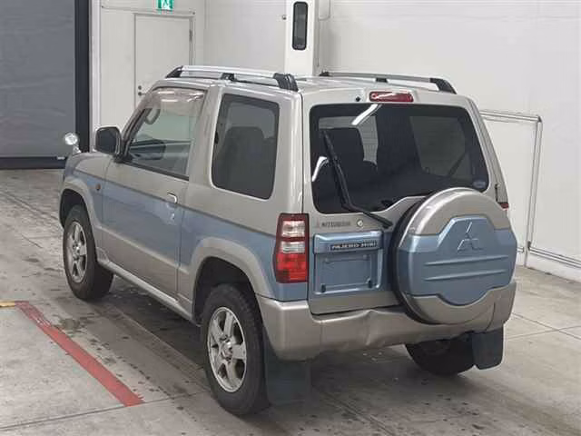 MITSUBISHI PAJERO MINI