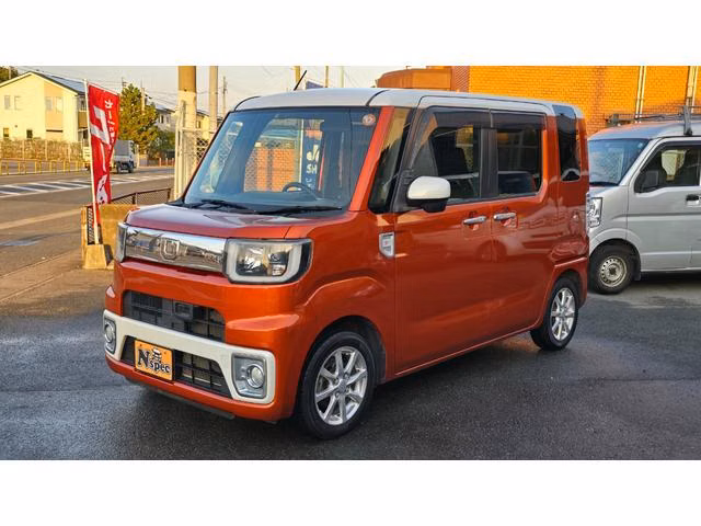 DAIHATSU WAKE