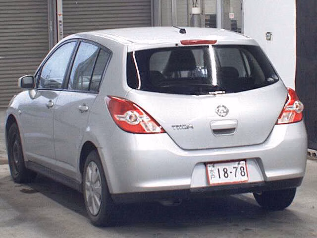 NISSAN TIIDA