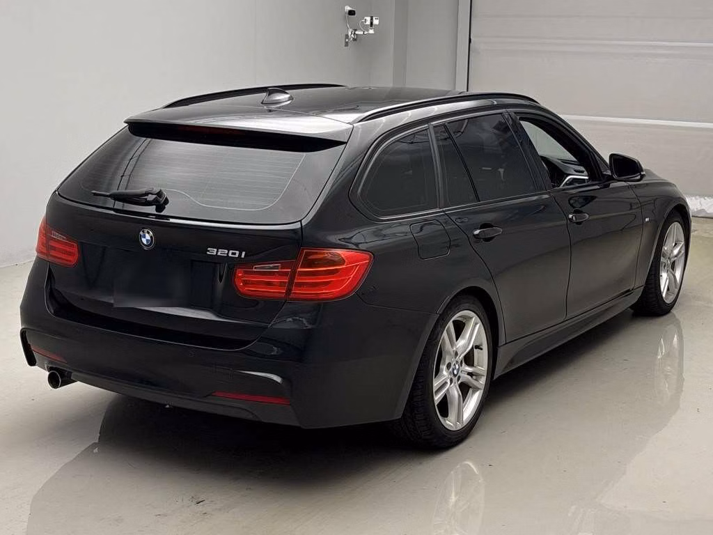 BMW 3-SERIES