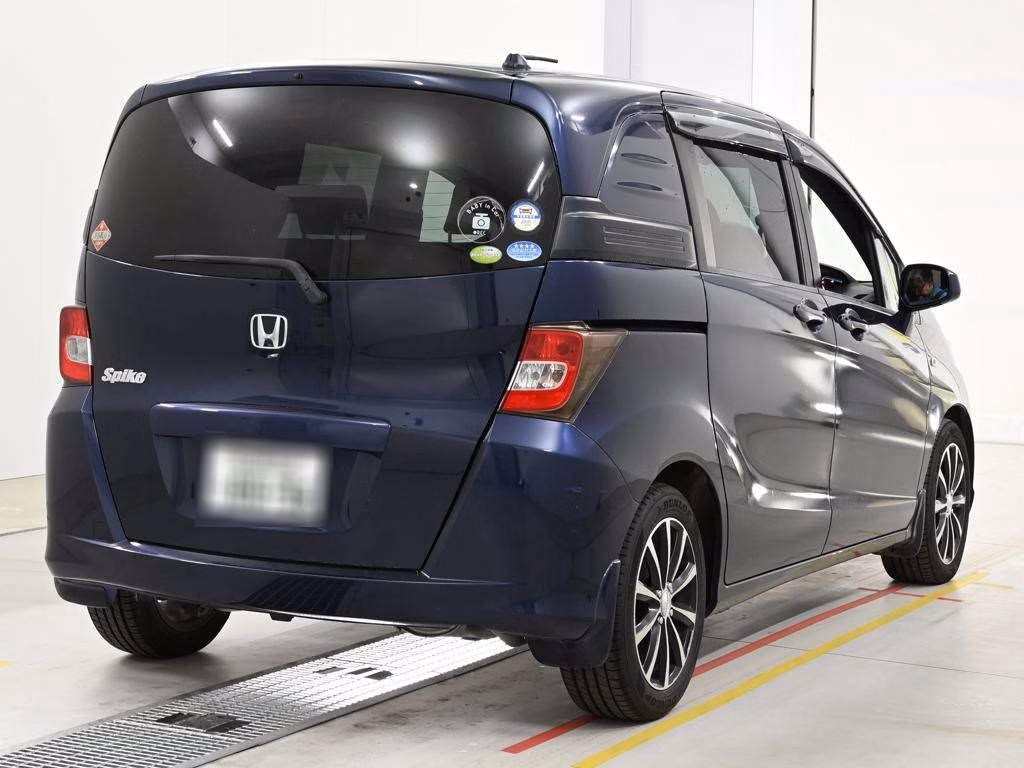 HONDA FREED SPIKE