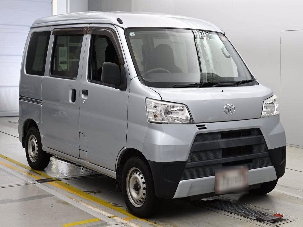 TOYOTA PIXIS VAN