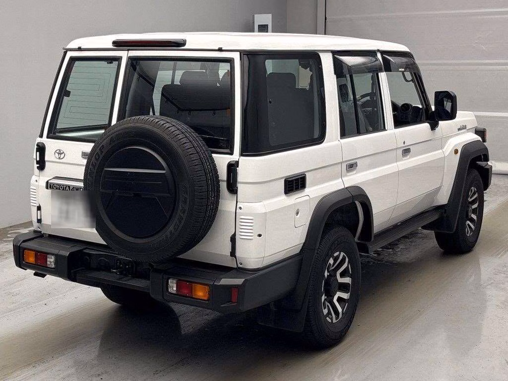TOYOTA LAND CRUISER