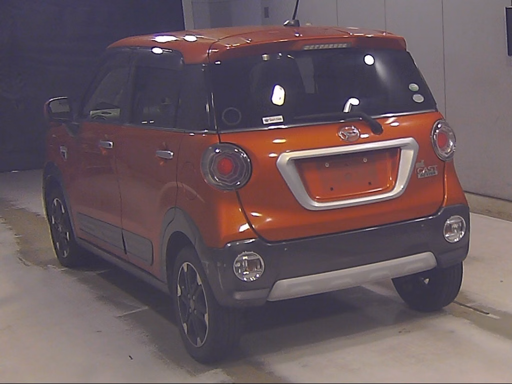 DAIHATSU CAST