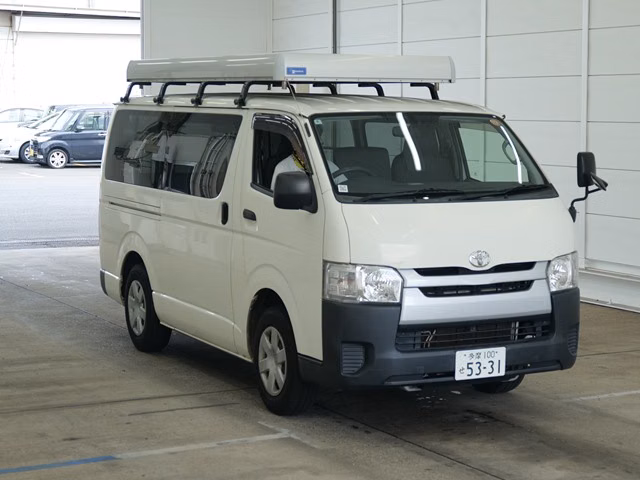 TOYOTA REGIUS ACE