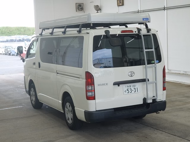 TOYOTA REGIUS ACE