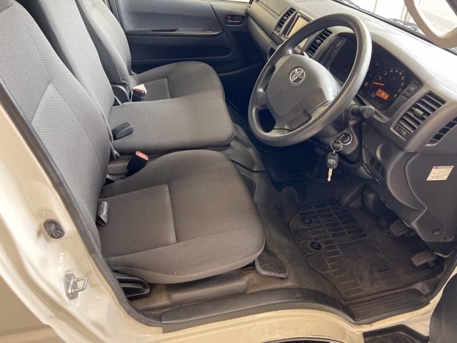 TOYOTA REGIUS ACE