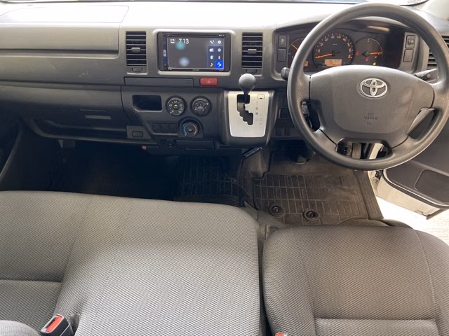 TOYOTA REGIUS ACE