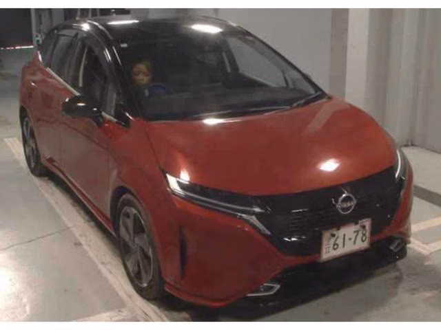 Nissan Aura