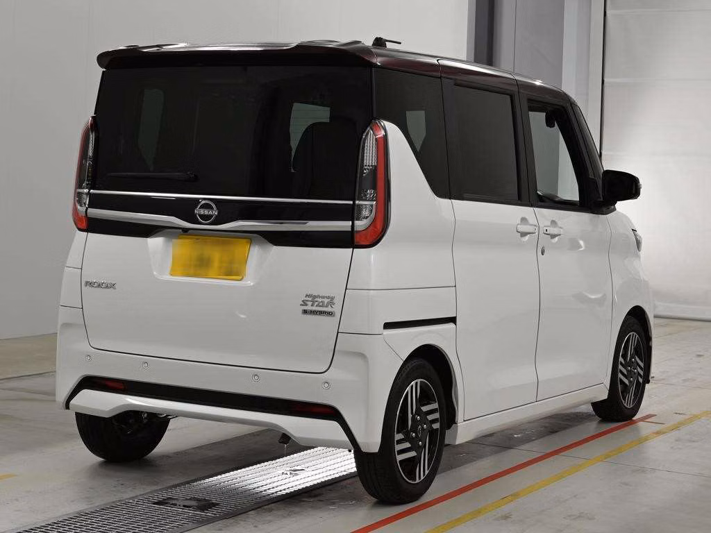 NISSAN ROOX