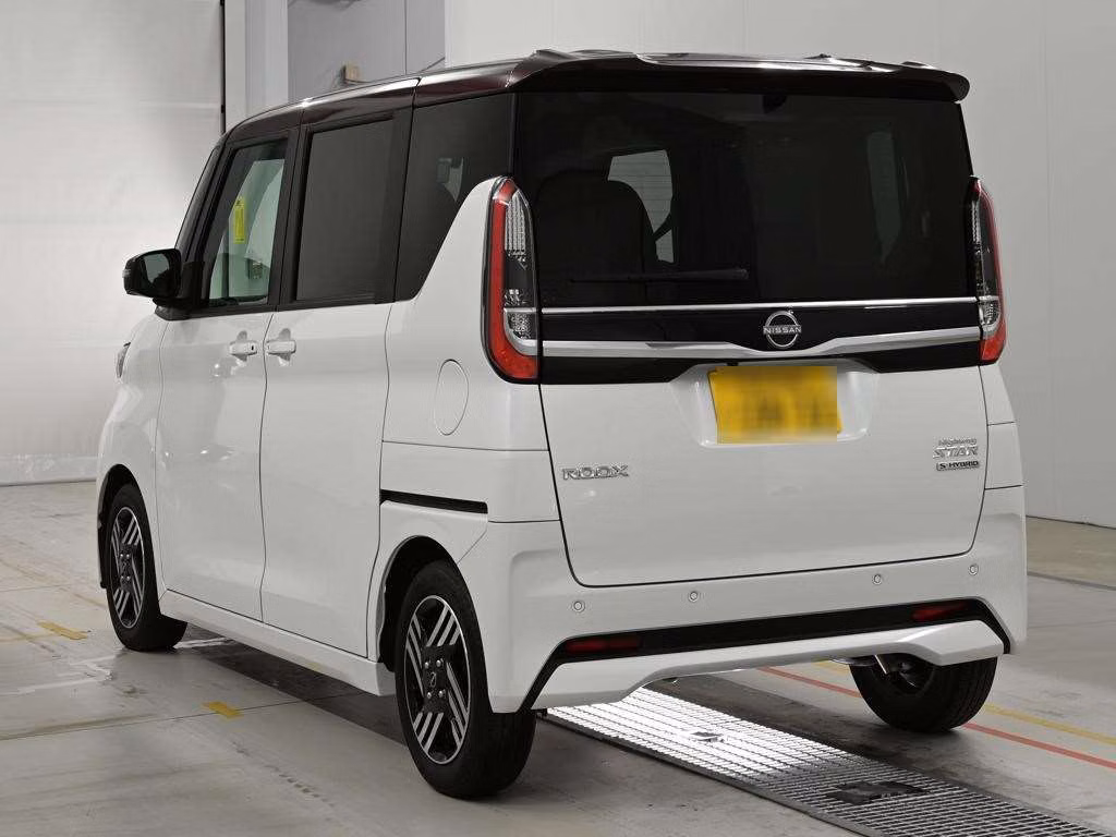 NISSAN ROOX