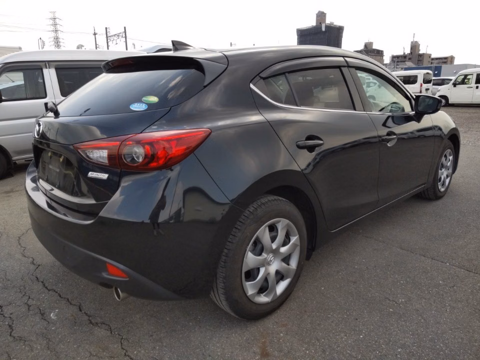 MAZDA AXELA