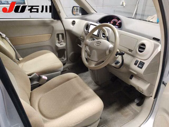 TOYOTA PORTE