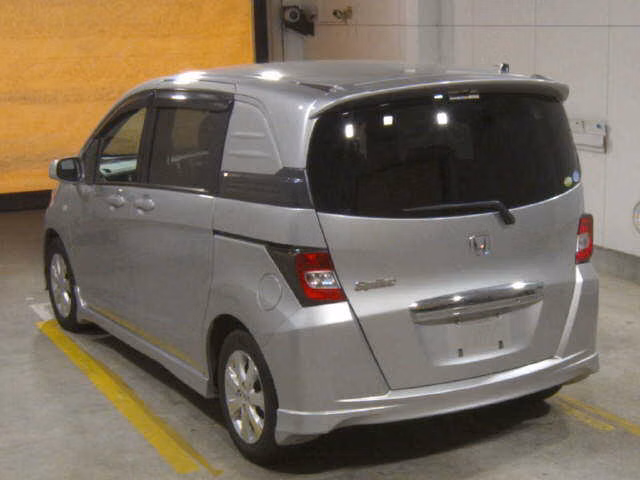 HONDA FREED SPIKE