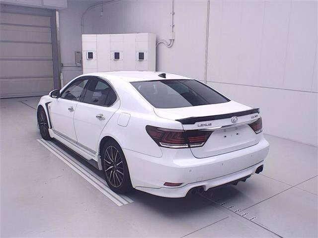 Lexus LS460