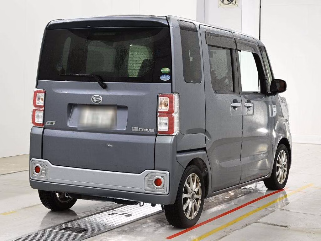 DAIHATSU WAKE