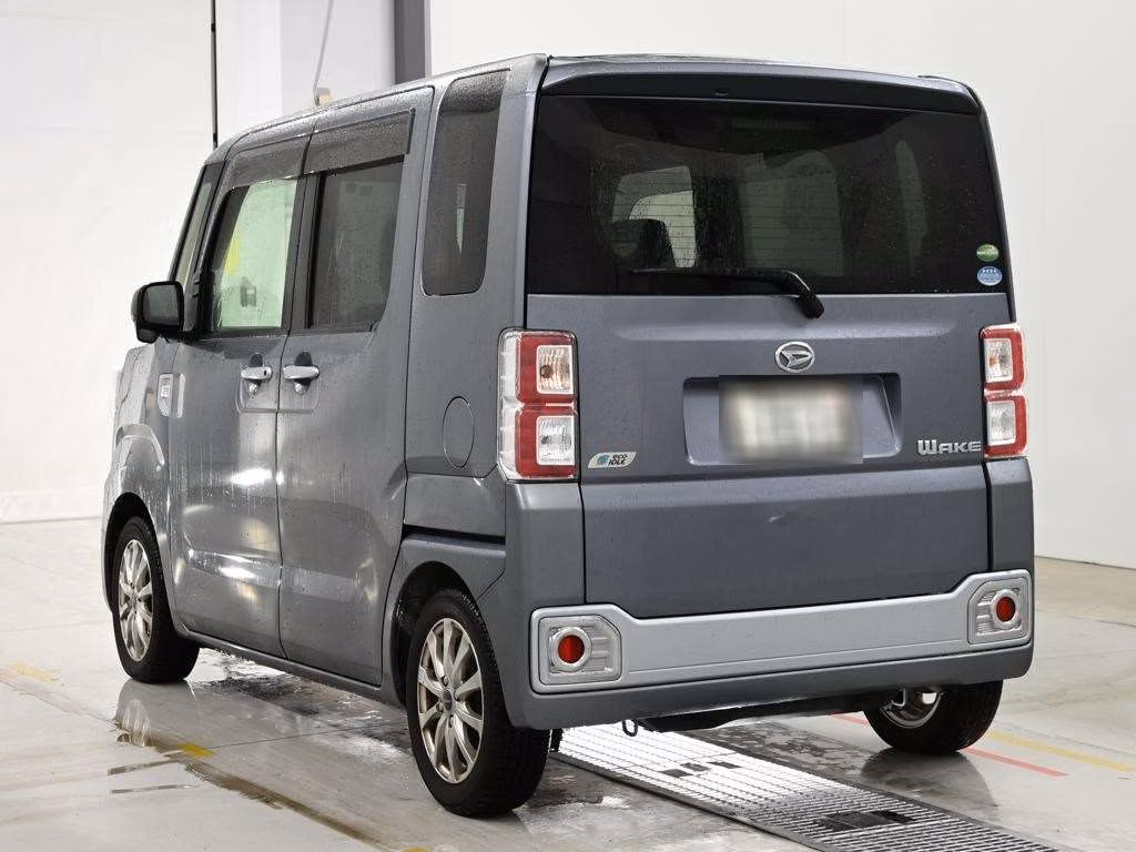DAIHATSU WAKE