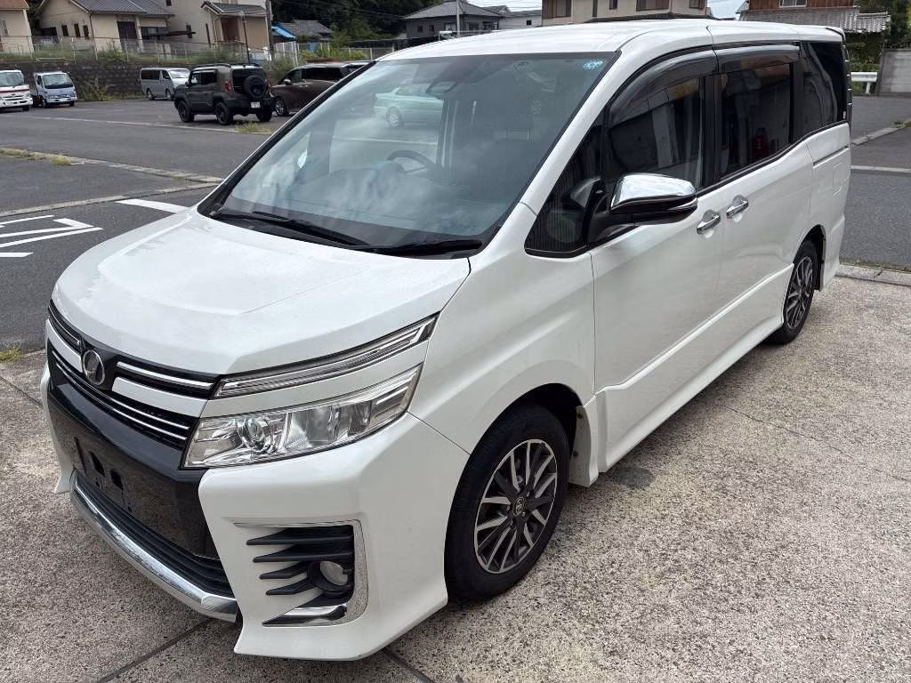 TOYOTA VOXY