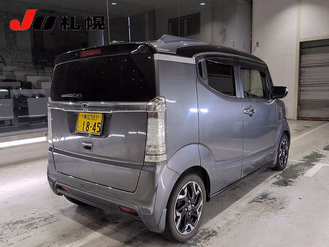 HONDA N-BOX SLASH