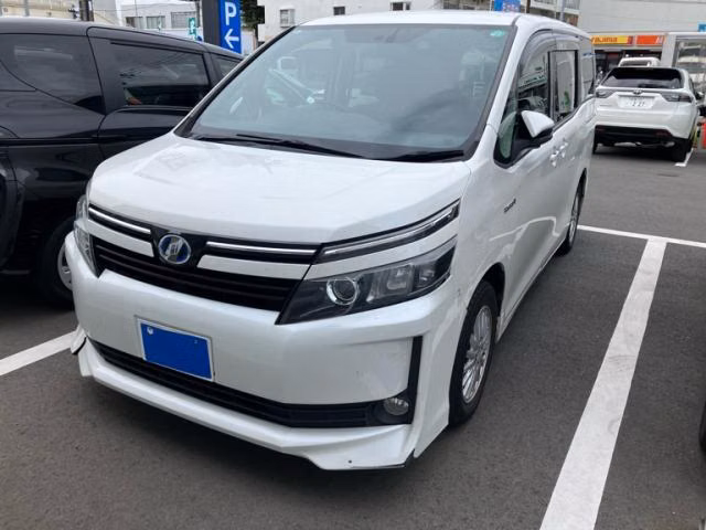 TOYOTA VOXY