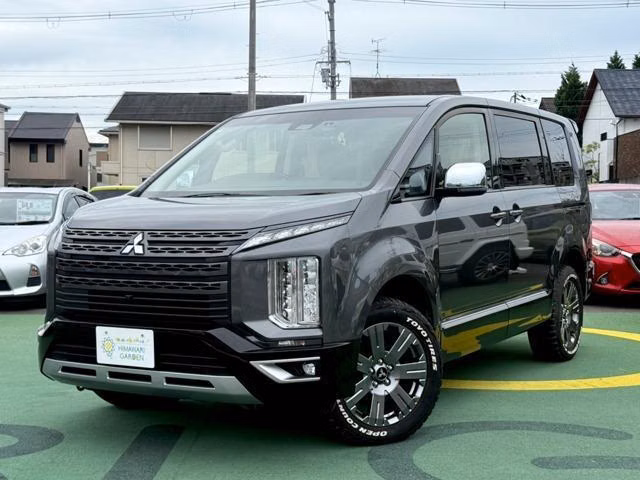 Mitsubishi Delica D:5