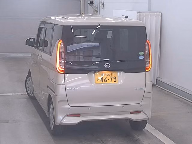 NISSAN ROOX