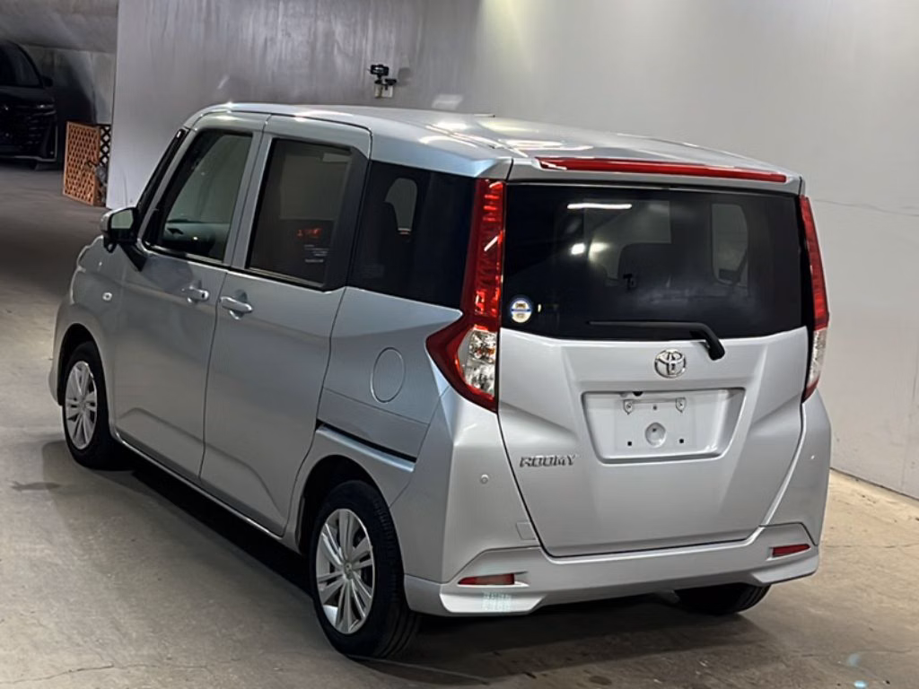 TOYOTA ROOMY