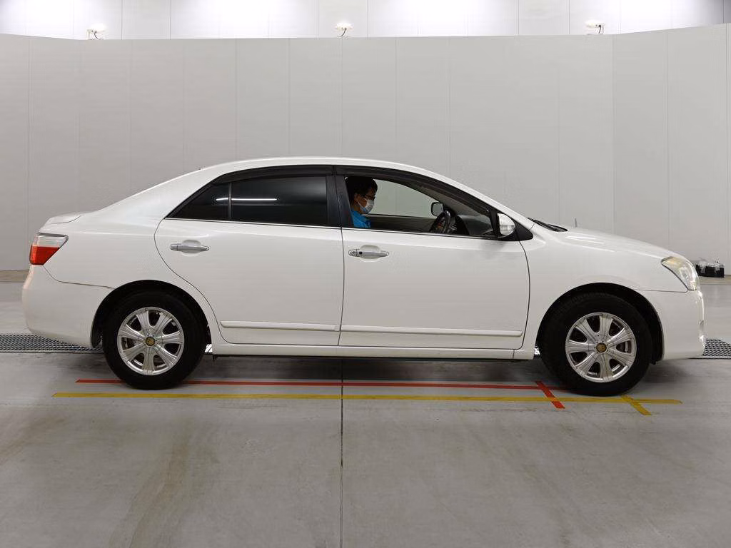 TOYOTA PREMIO